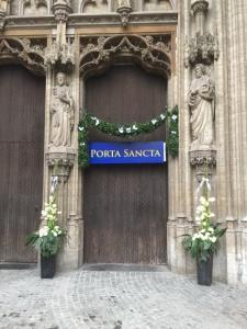 Porta Sancta van de Antwerpse kathedraal, open elke dag van 2 tot 4u.